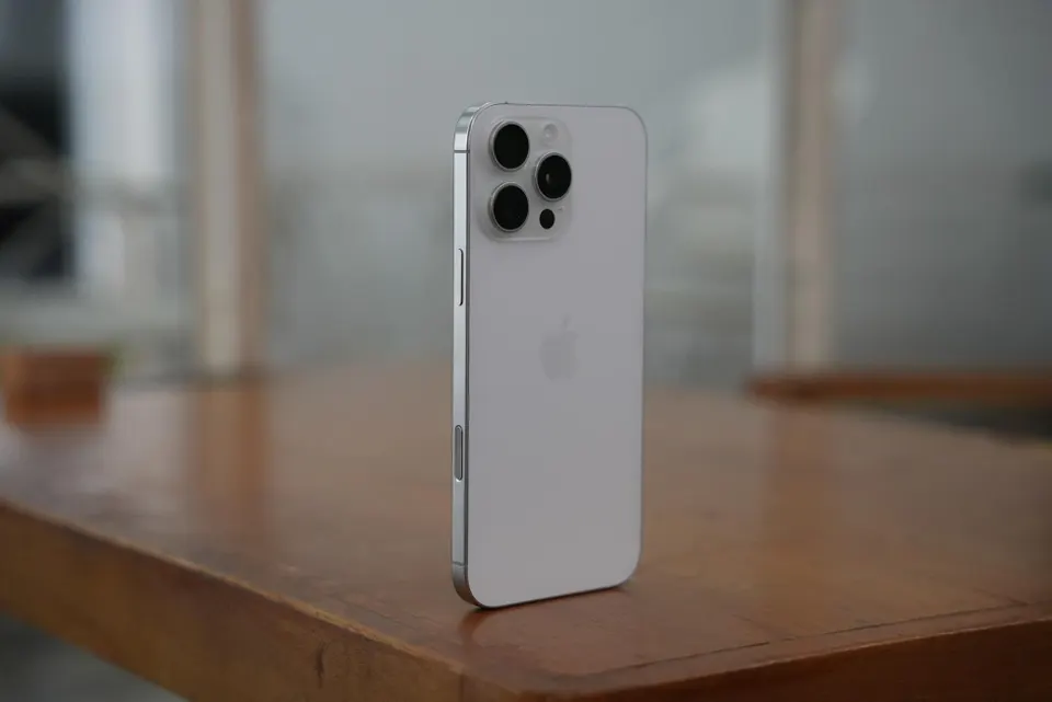 Iphone 16 pro - Thiết kế titan và màn hình cao cấp