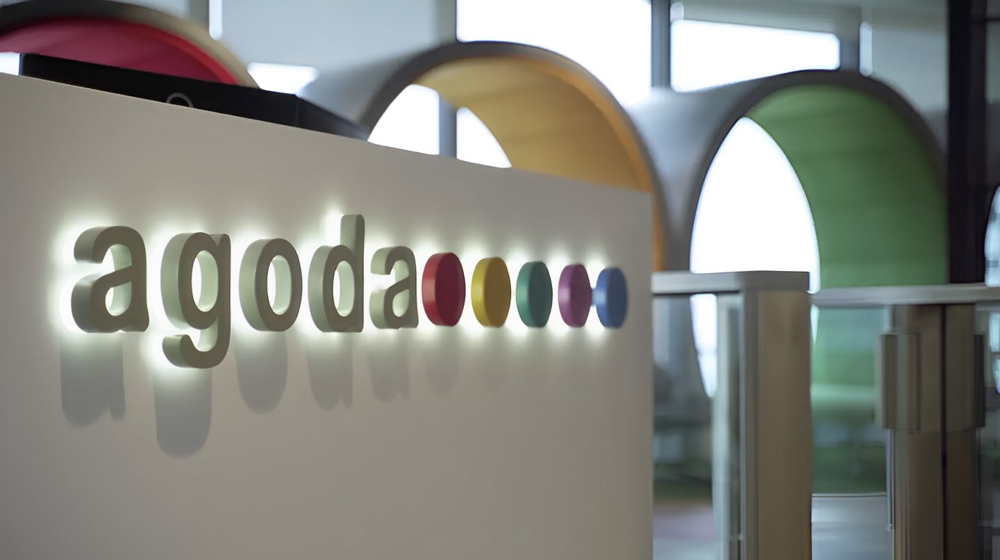 Agoda - So sánh với Booking khi đặt khách sạn