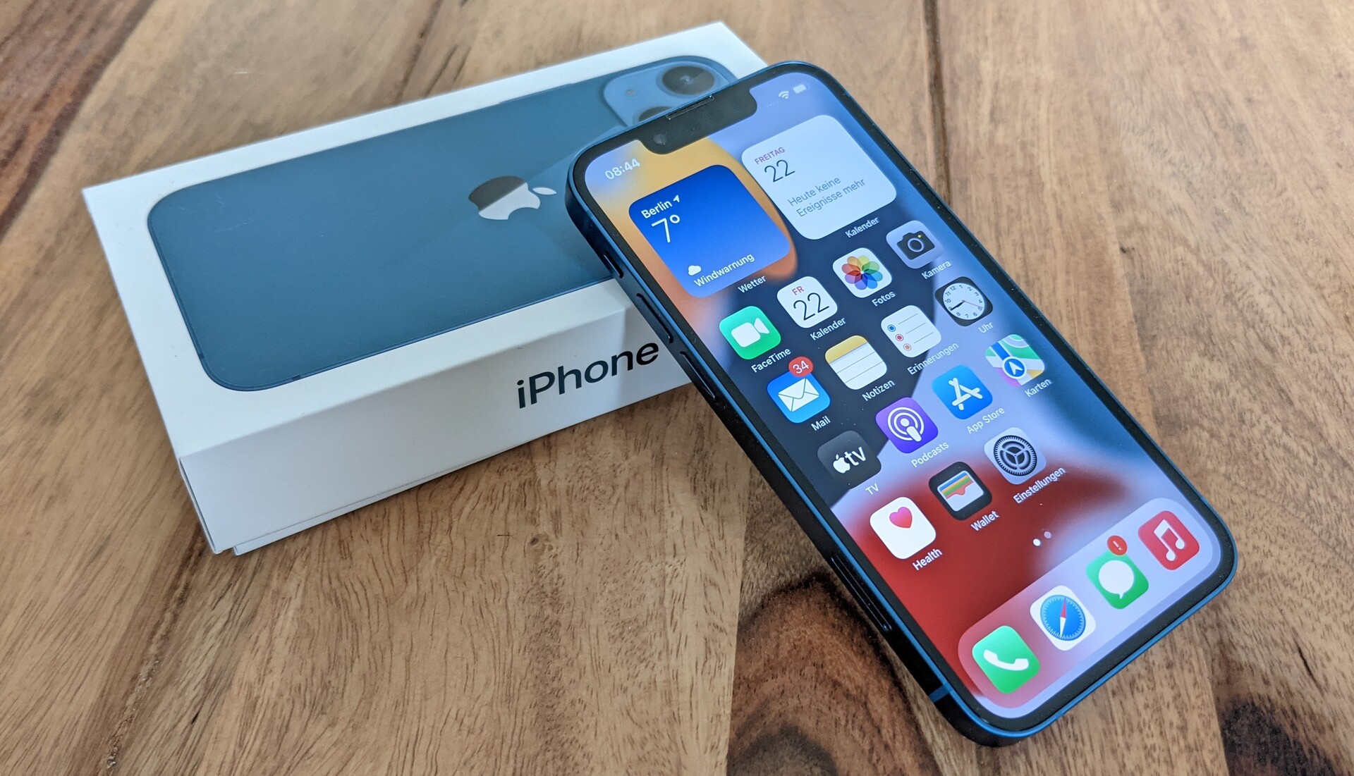Iphone 13 - Thiết kế và màn hình Super Retina XDR