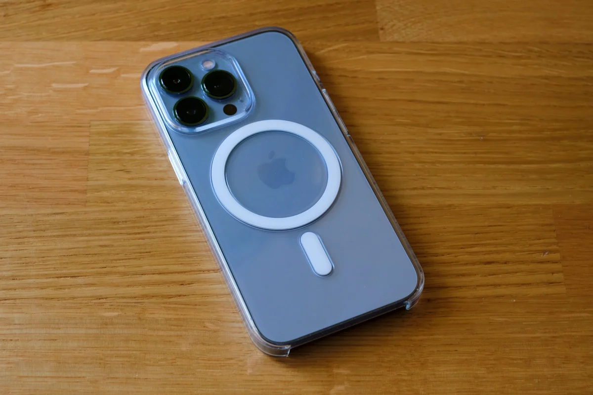 Iphone 13 pro max - Ngoại hình sang trọng, cầm chắc tay