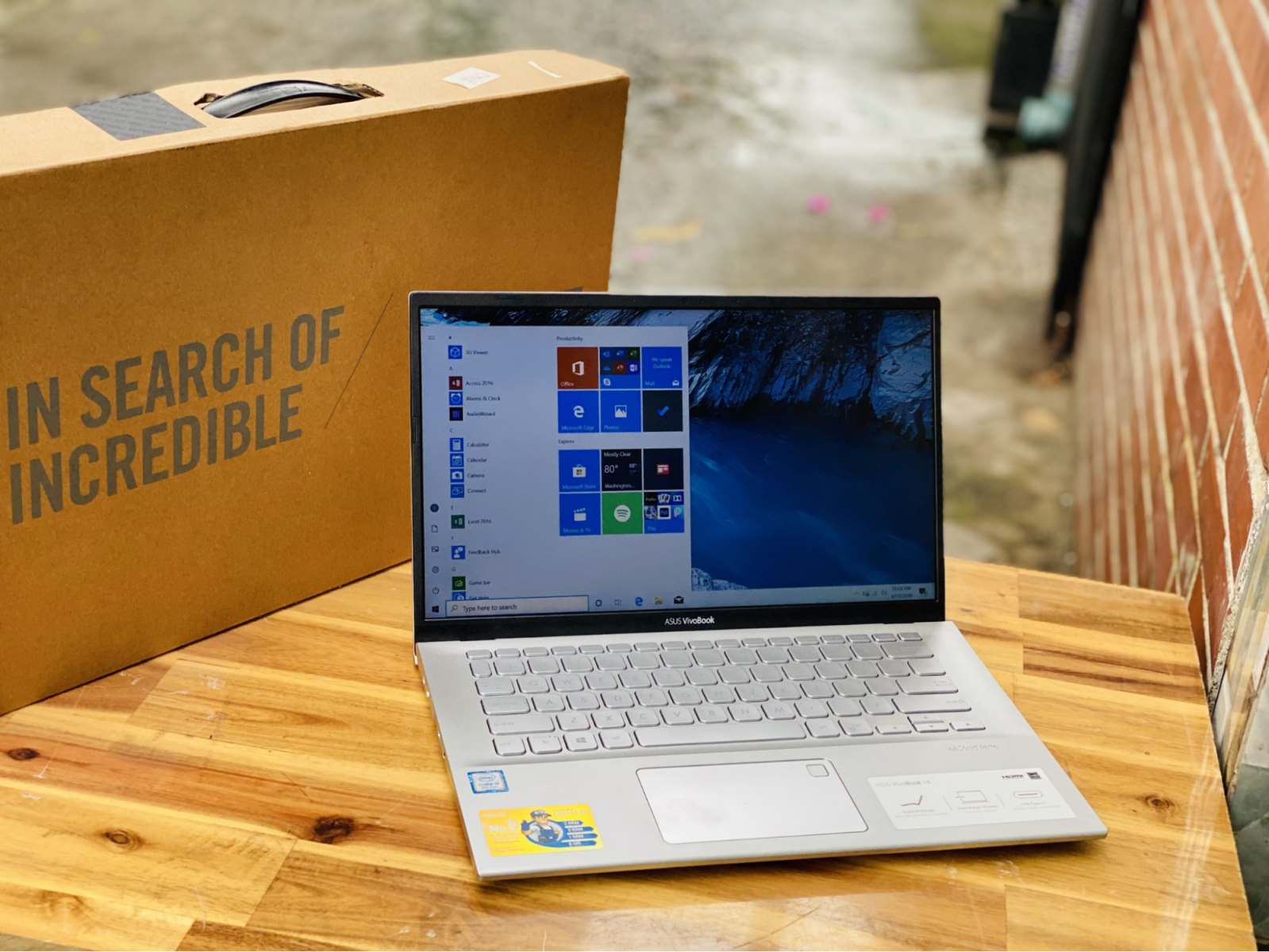 Laptop - Sinh viên học tập cơ bản Laptop - Sinh viên học tập cơ bản